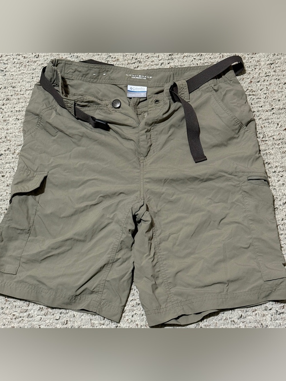Columbia Mens 32x10 Silver Ridge Cargo Shorts Khaki Tan Belted Hiking Omni-Shade